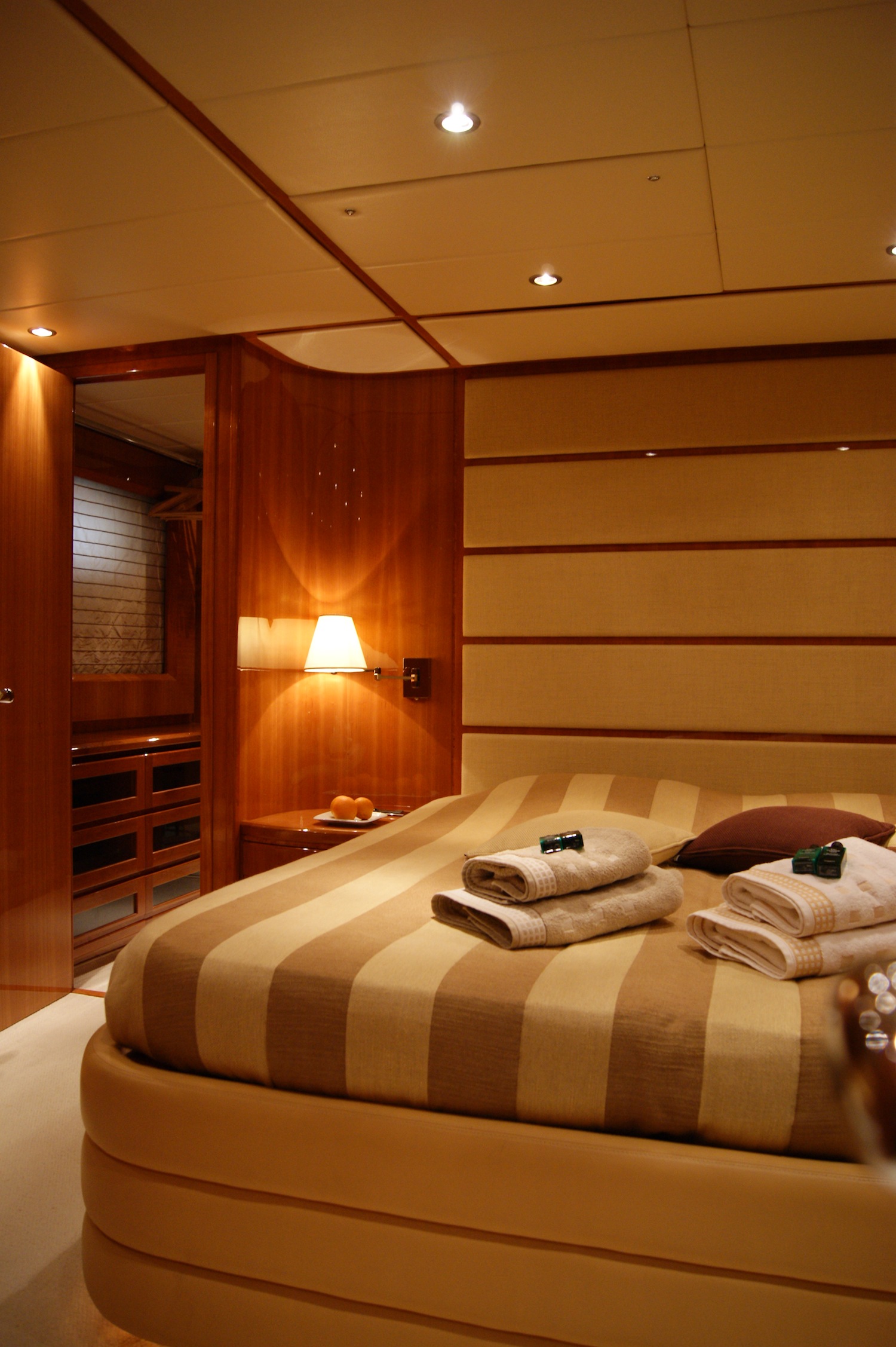 Yacht Yacht charter DILIAS - photo 7 of 20
