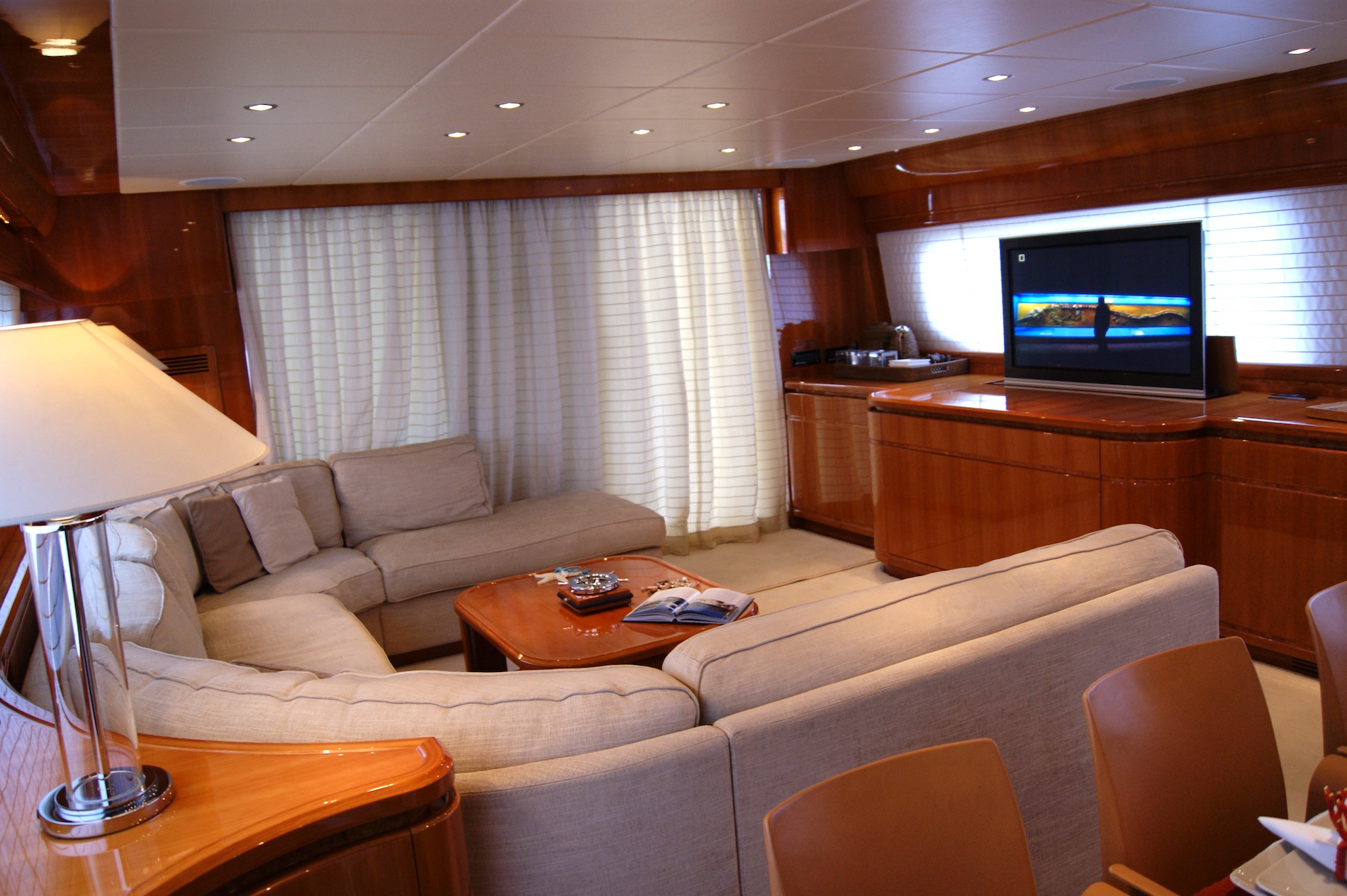 Yacht Yacht charter DILIAS - photo 2 of 20