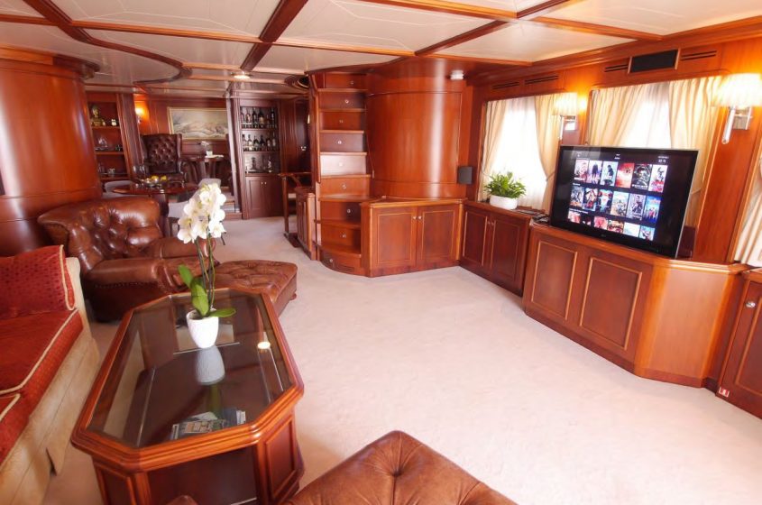 Yacht Yacht charter VINTAGE (27)M - photo 9 of 17