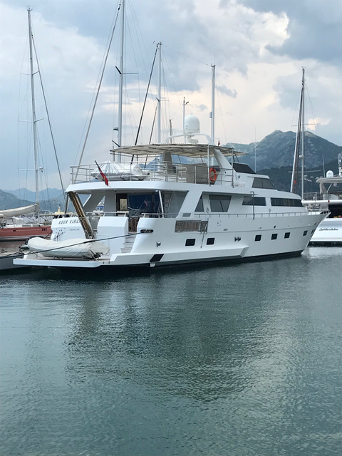 Яхта Aqua Virgin HEESEN 83 Montenegro - фото 39 из 42